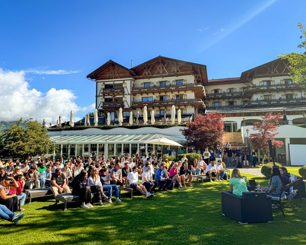 professional_services_teams_intro_careers_0925-1